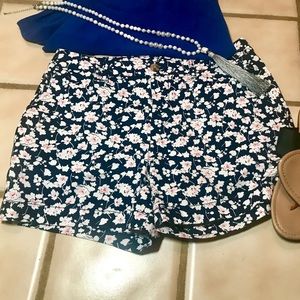 $16 Faded Glory navy floral shorts sz 4